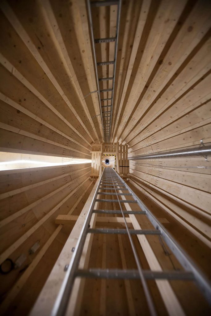 Vindkraftverk av trä minskar CO2-utsläpp med 90% 5 Bild på hur ett vindkraftverk med en trästomme ser ut inuti.