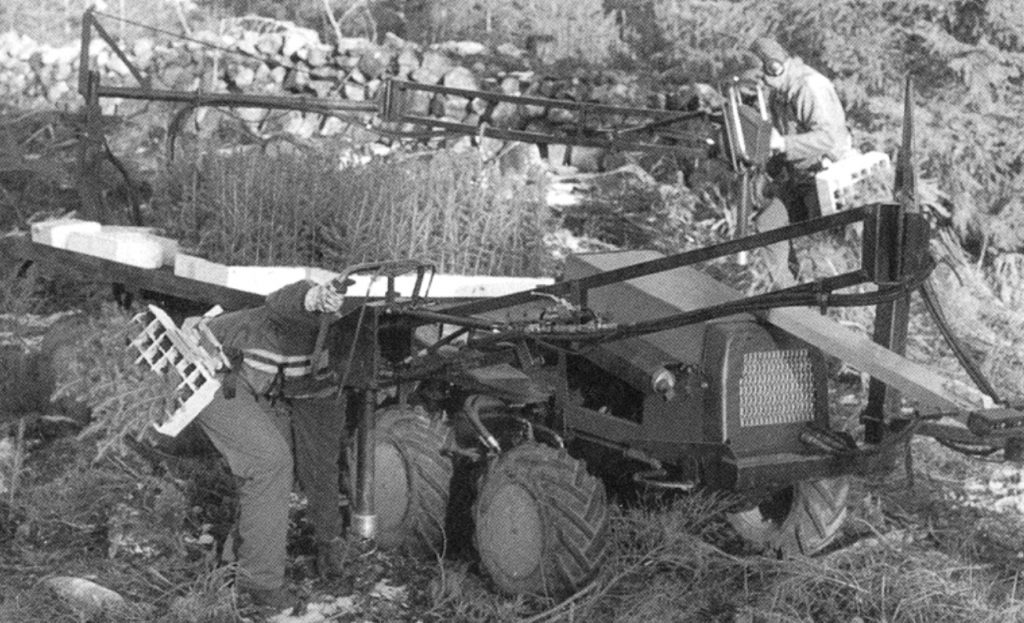 Planteringsmaskiner - dags för andra chansen? 8 Hevotrac planteringsmaskin som servar två plantörer