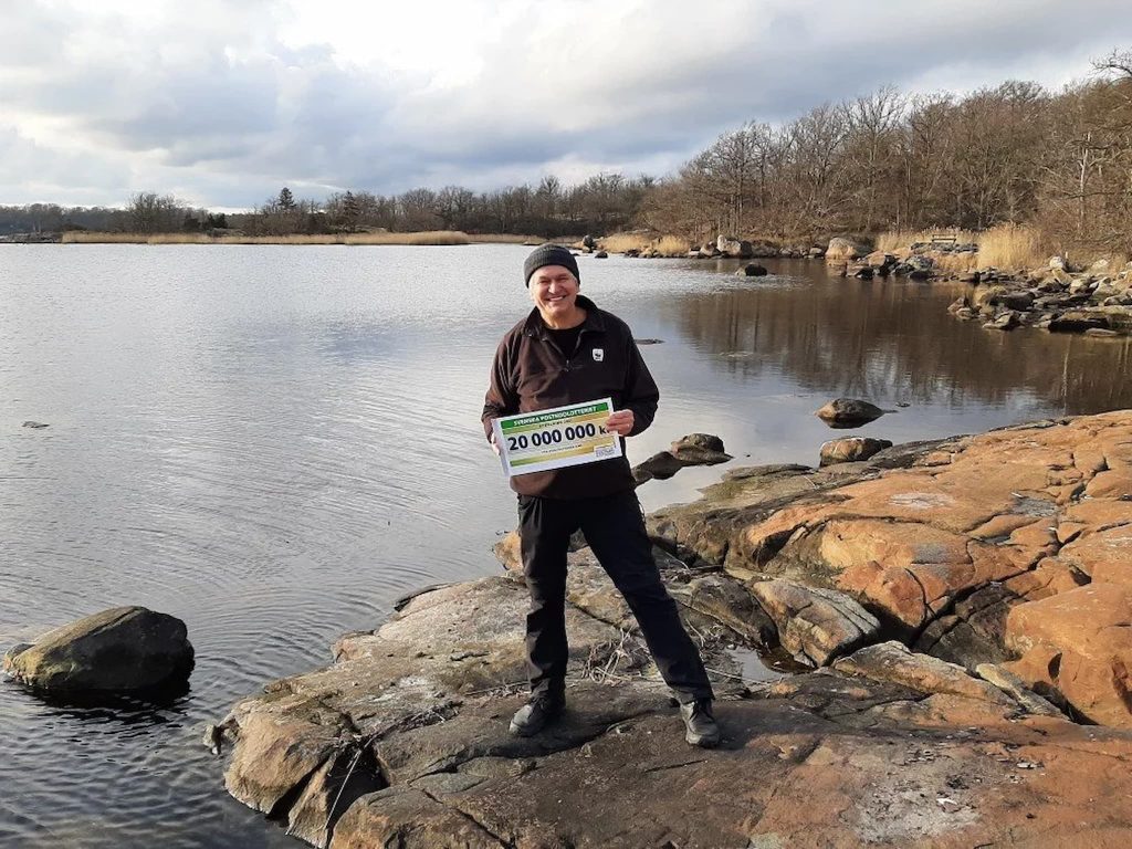 Postkodlotteriet 2021-- höga spel med grannarna-- på brända granar 5 WWF drar in stora pengar på spel som postkodlotteriet.