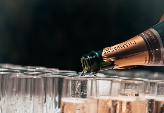 Skogsbolag täljer guld av trävaror