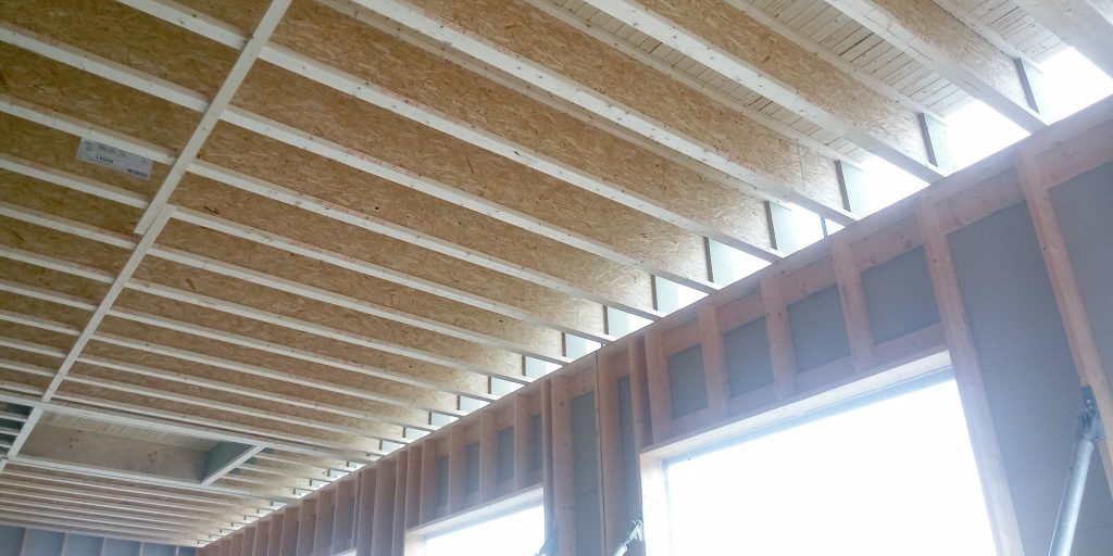 Trävarumarknaden 2021 -- påverkan av barkborrar, skogsbränder och betongblock? 8 I-balkar-OSB-regler-lösvirke