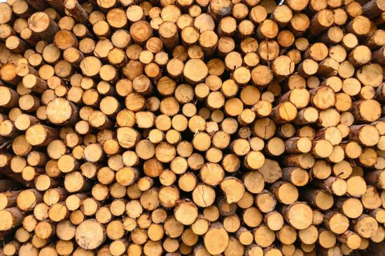 Skogsindustrin i Sverige satsar på bulk och sänker produktionsvärdet.