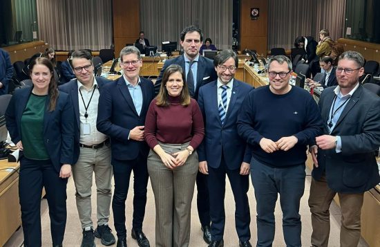 EU är nu ett steg närmare en certifiering av kolkrediter 4 Emma Wiesner i Europaparlamentet där man just förhandlat fram certifiering av kolkrediter